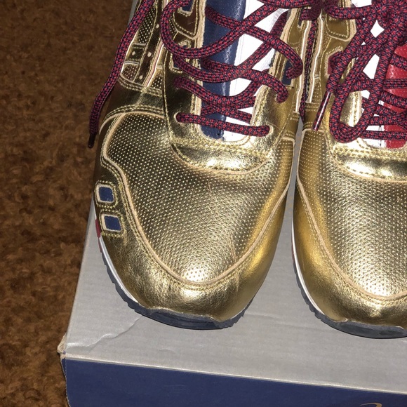 Too small - Picture 3 of 4